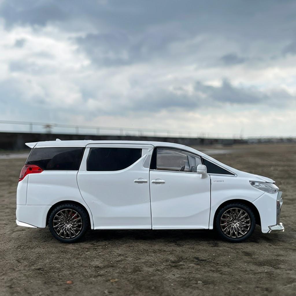 Toyota Alphard Diecast Model, 1:24 Scale Luxury MPV Miniature