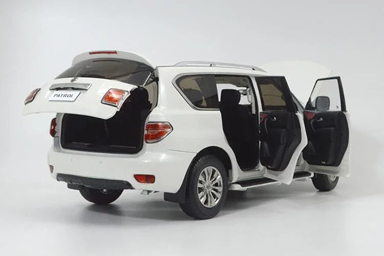 1/18 Nissan Patrol Y62 Model Car | Premium Alloy | KAIKAMFUNG
