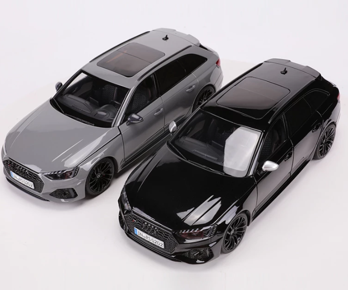 1/18 Audi Rs4 Die-cast Car Model | Premium Alloy | KAIKAMFUNG