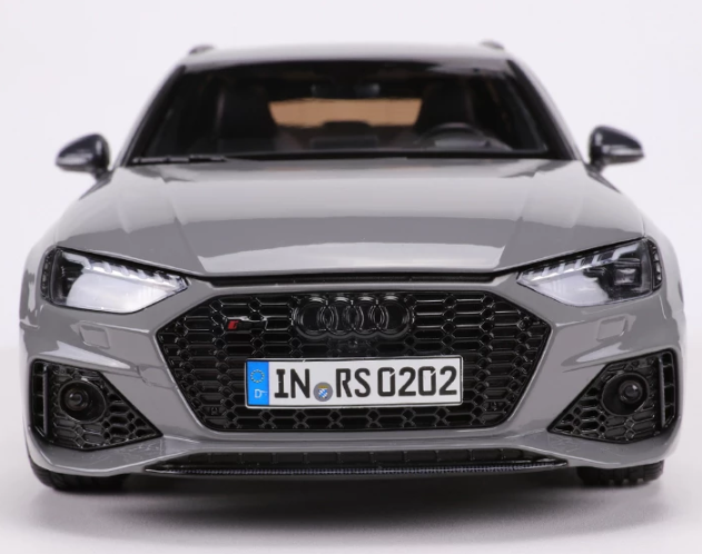 1/18 Audi Rs4 Die-cast Car Model | Premium Alloy | KAIKAMFUNG
