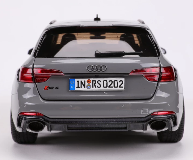1/18 Audi Rs4 Die-cast Car Model | Premium Alloy | KAIKAMFUNG