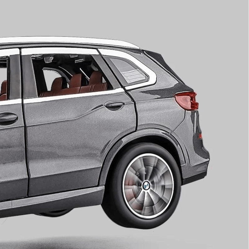 1/24 Scale BMW X5 Die-cast Model Car | Premium Alloy | KAIKAMFUNG