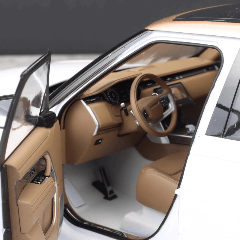 1:18 Range Rover SV | Premium Alloy Die-cast Model | KAIKAMFUNG