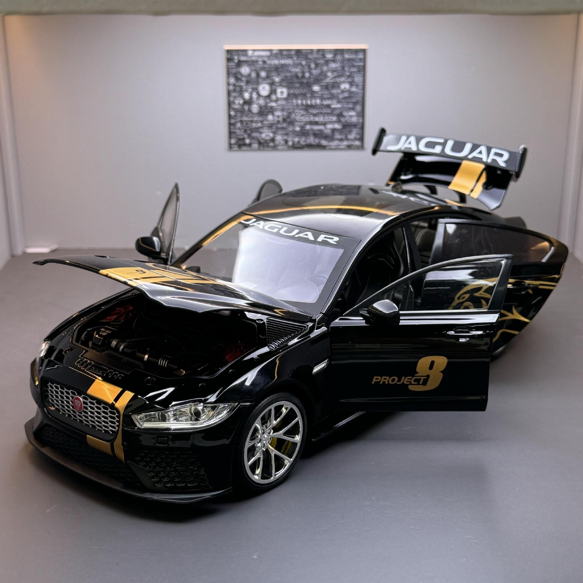 1/18 Scale Jaguar XE SV Die-cast Model Car