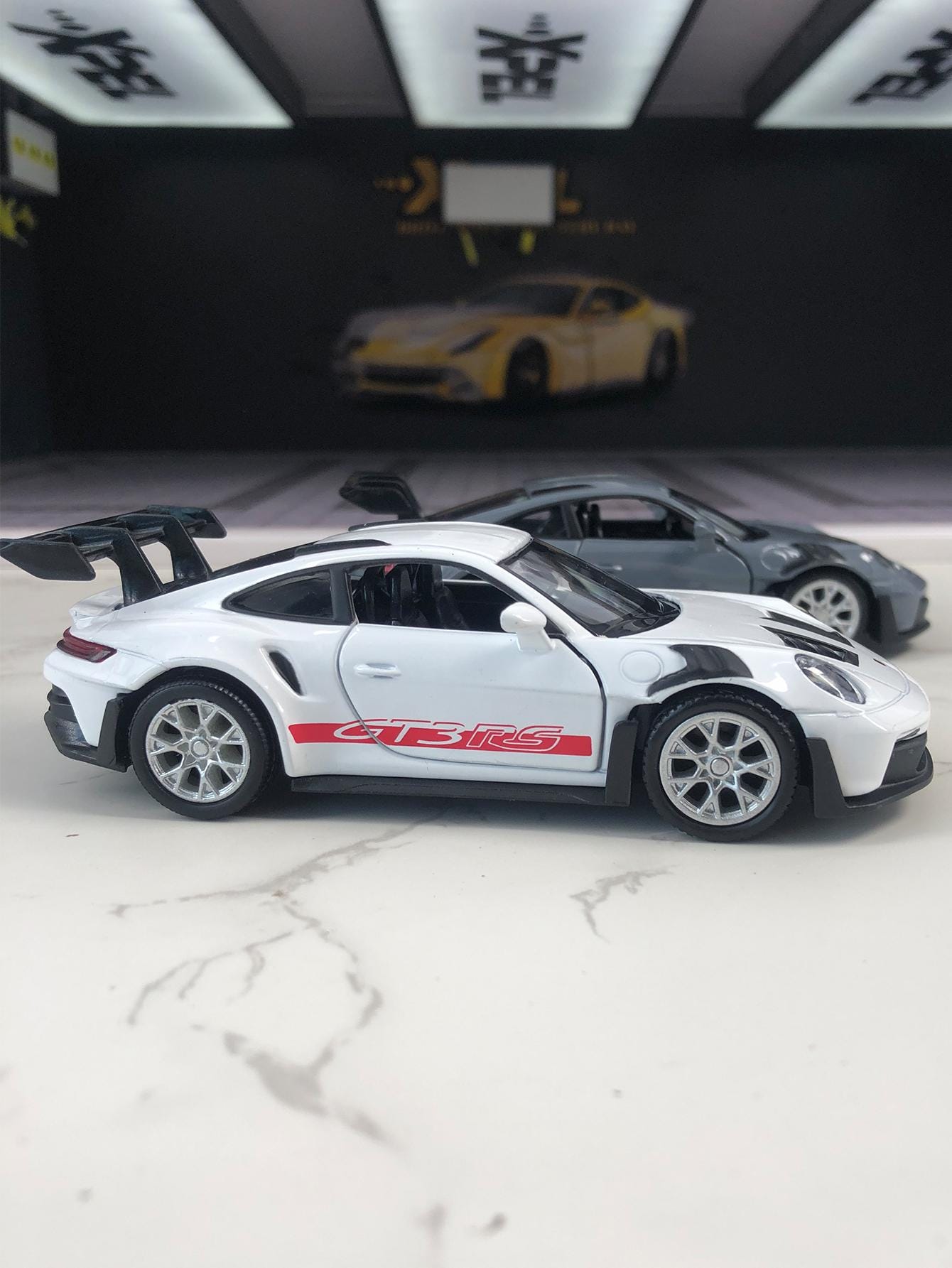 1:36 Porsche 911 GT3 RS 2023 Diecast Model