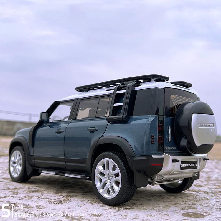 Land Rover Defender Diecast Model (1:18 Scale), Off-Road SUV Decor