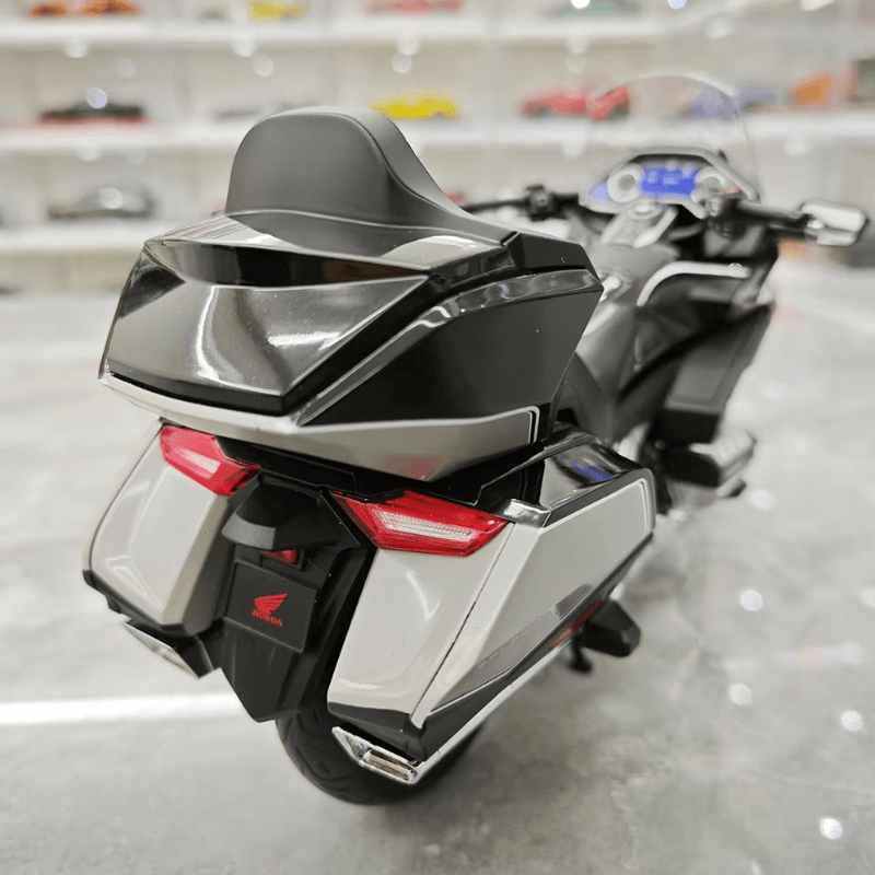 1/12 Scale Honda Goldwing Die-cast Model | Premium Alloy | KAIKAMFUNG