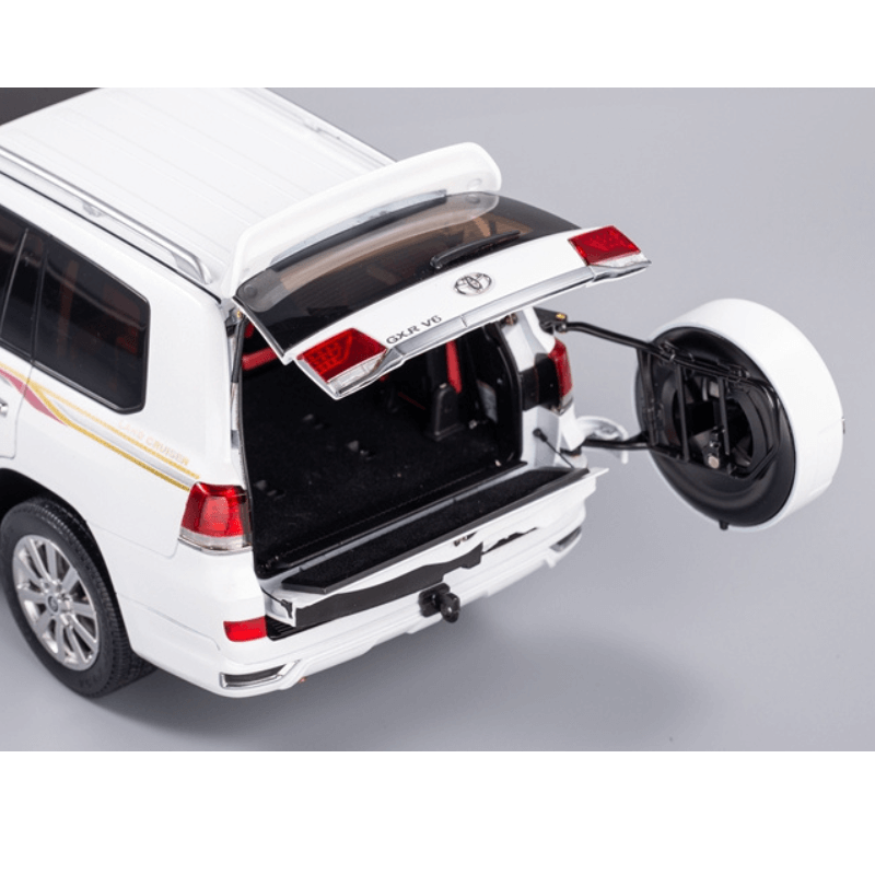 1/18 Scale Land Cruiser Die-cast Model | Premium Alloy | KAIKAMFUNG