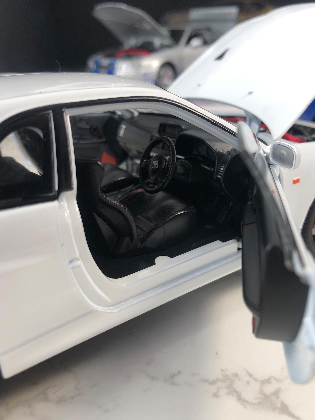 Nissan Skyline GT-R R34 Diecast Model, 1:24 Scale JDM Car Replica