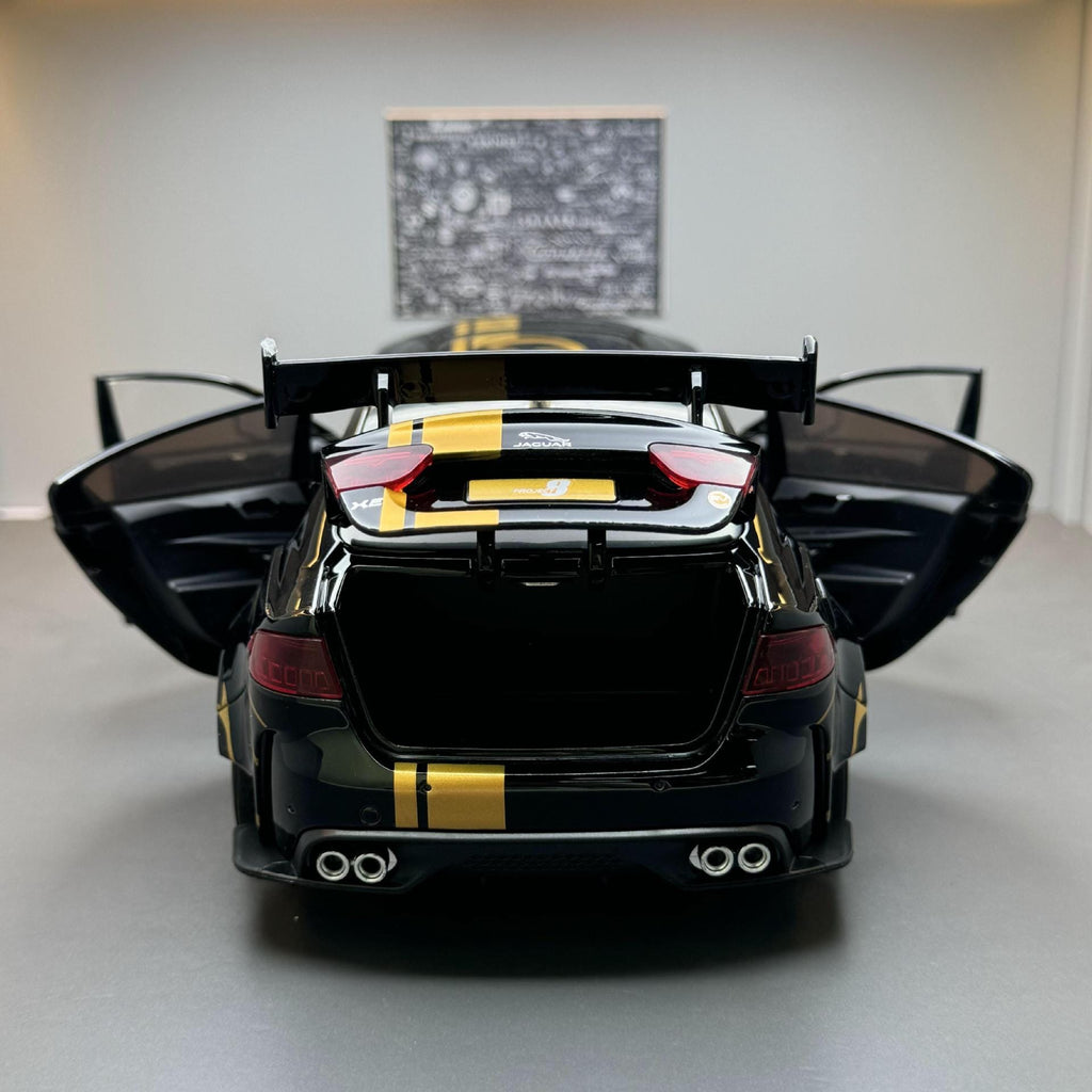1/18 Scale Jaguar XE SV Die-cast Model Car