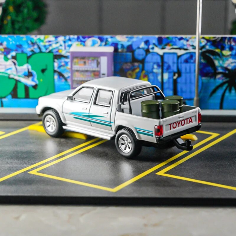 1/64 Scale TOYOTA Hilux Model Car | Premium Alloy | KAIKAMFUNG
