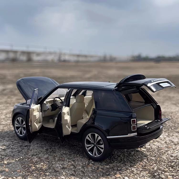 Range Rover Vogue Diecast Model, 1:32 Scale, British SUV Decor