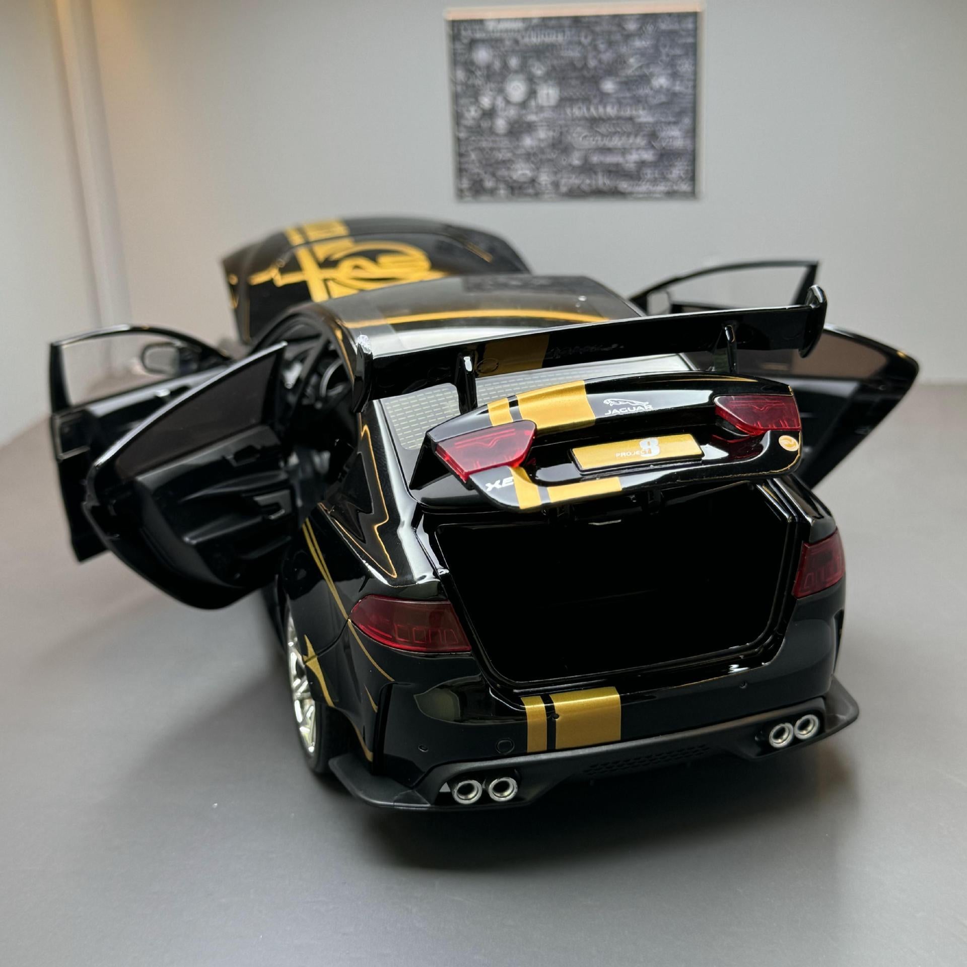 1/18 Scale Jaguar XE SV Die-cast Model Car