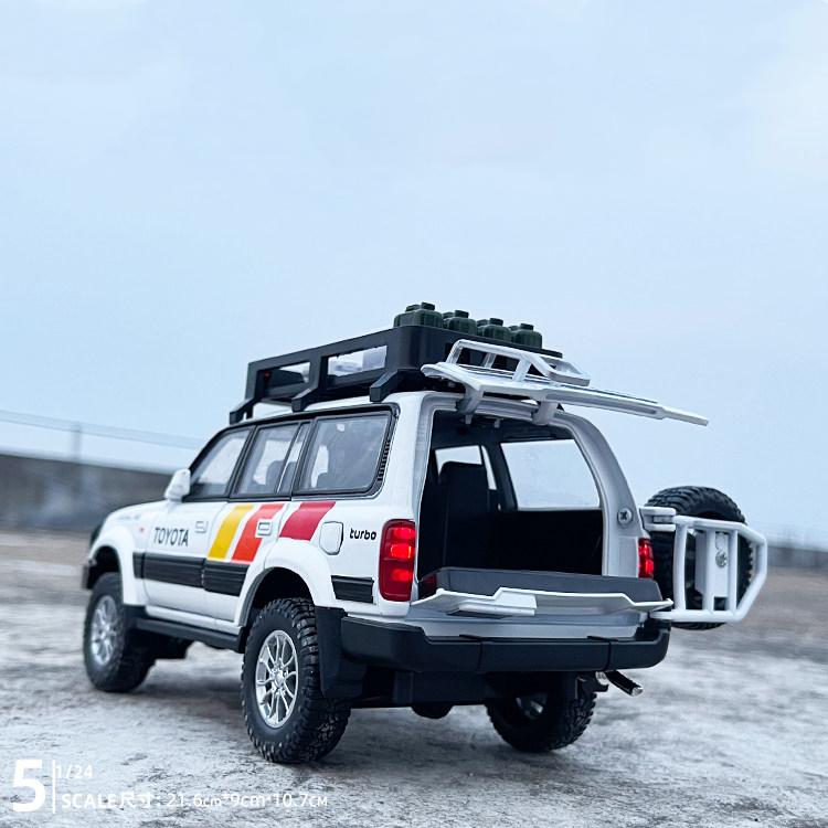 Toyota Land Cruiser LC80 Diecast Model, 1:24 Scale, Vintage 4x4 SUV Decor