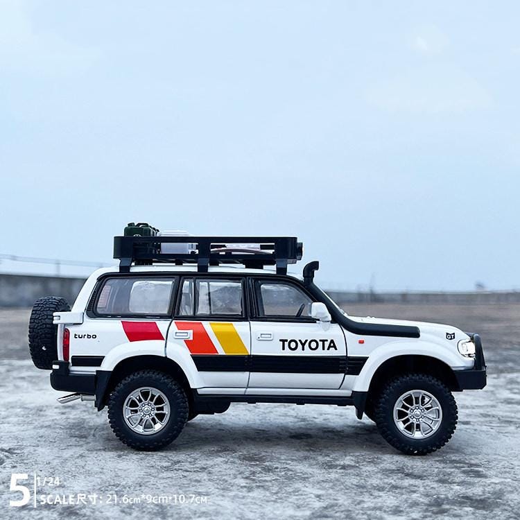 Toyota Land Cruiser LC80 Diecast Model, 1:24 Scale, Vintage 4x4 SUV Decor