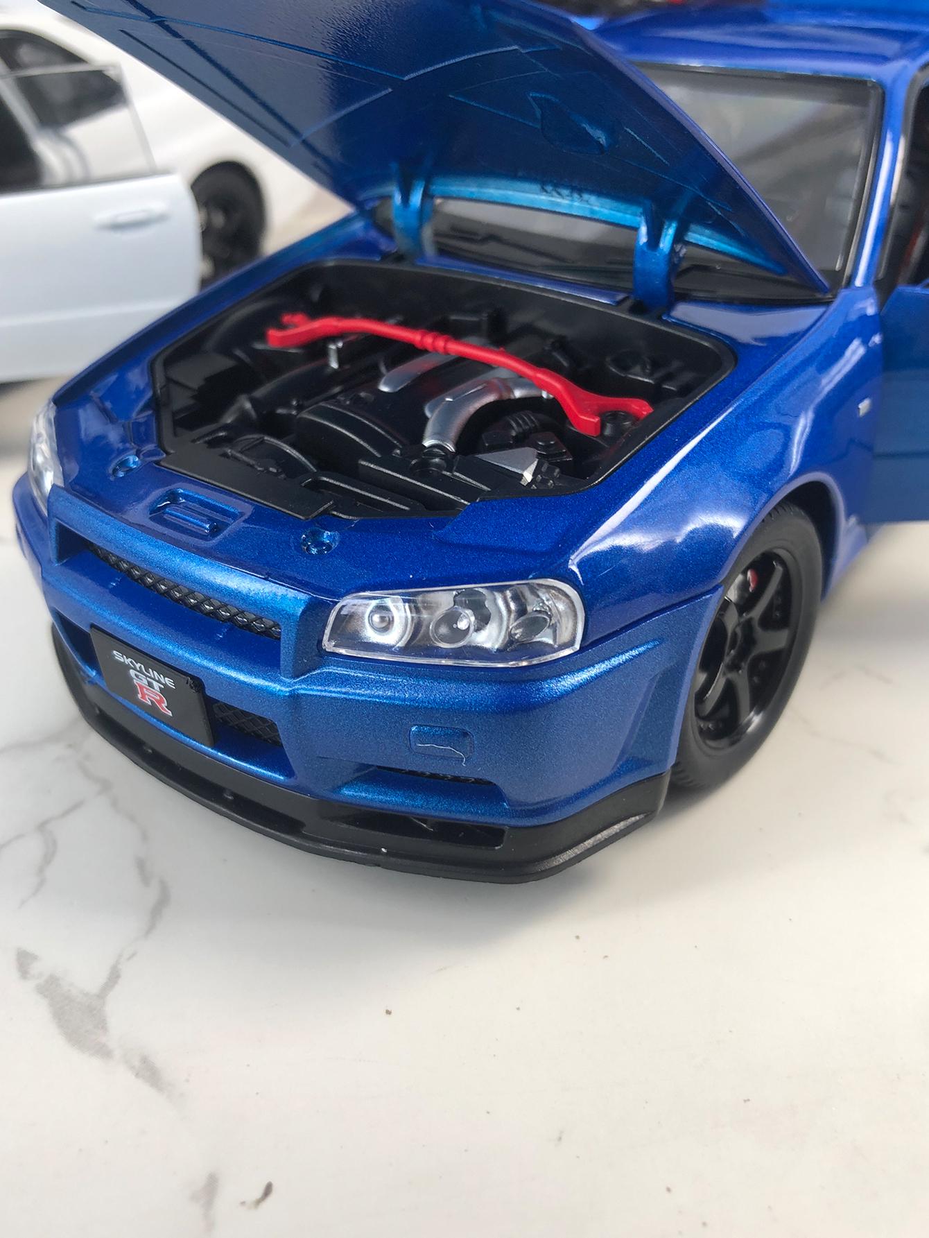 Nissan Skyline GT-R R34 Diecast Model, 1:24 Scale JDM Car Replica