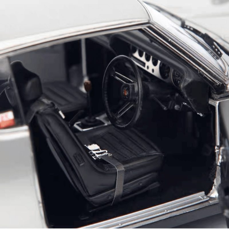 1/18 Scale Nissan Skyline 2000 GT-R Die-cast ... | Premium Alloy | KAIKAMFUNG
