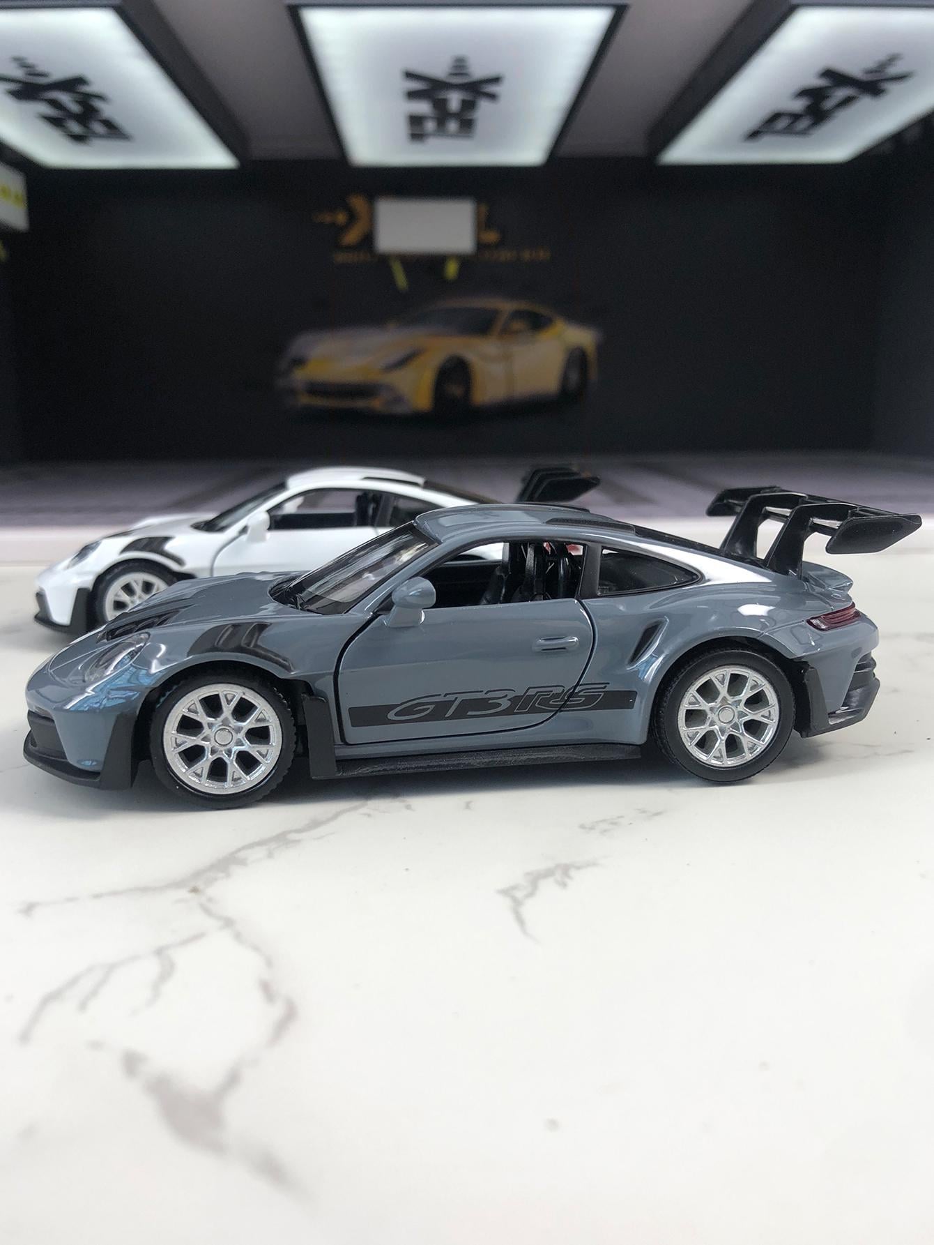 1:36 Porsche 911 GT3 RS 2023 Diecast Model