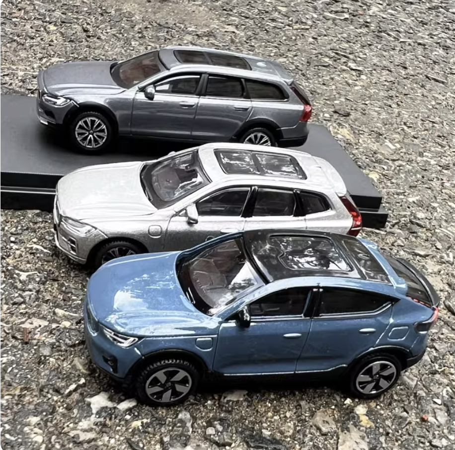 1:18 Volvo XC40 | Premium Alloy Die-cast Model | KAIKAMFUNG