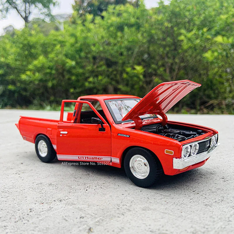 1:24 Nissan Datsun 1973 620 pickup red