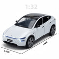 1:24 Tesla Model Y | Premium Alloy Die-cast Model | KAIKAMFUNG