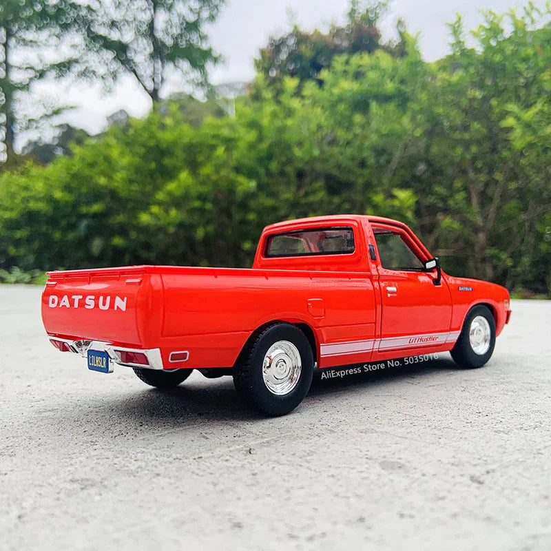 1:24 Nissan Datsun 1973 620 pickup red