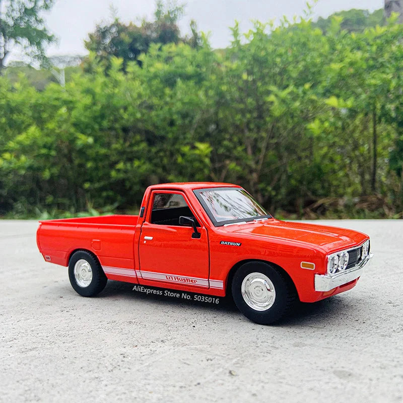 1:24 Nissan Datsun 1973 620 pickup red
