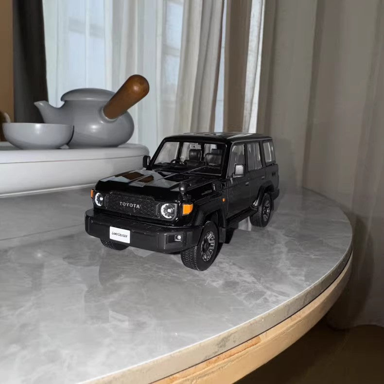 1:18 Toyota Land Cruiser LC300 | Premium Alloy Die-cast Model | KAIKAMFUNG