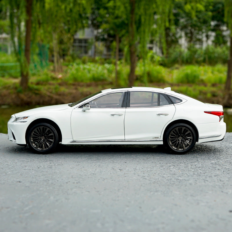 1:18 Lexus LS500h Sedan | Premium Alloy Die-cast Model | KAIKAMFUNG