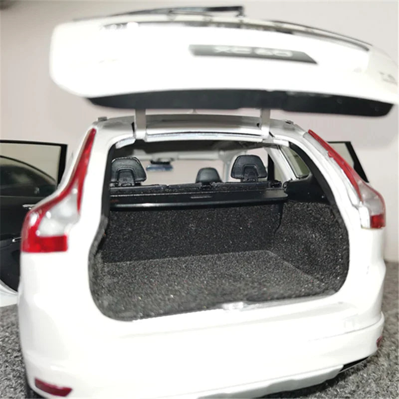1:18 Volvo XC60 2015