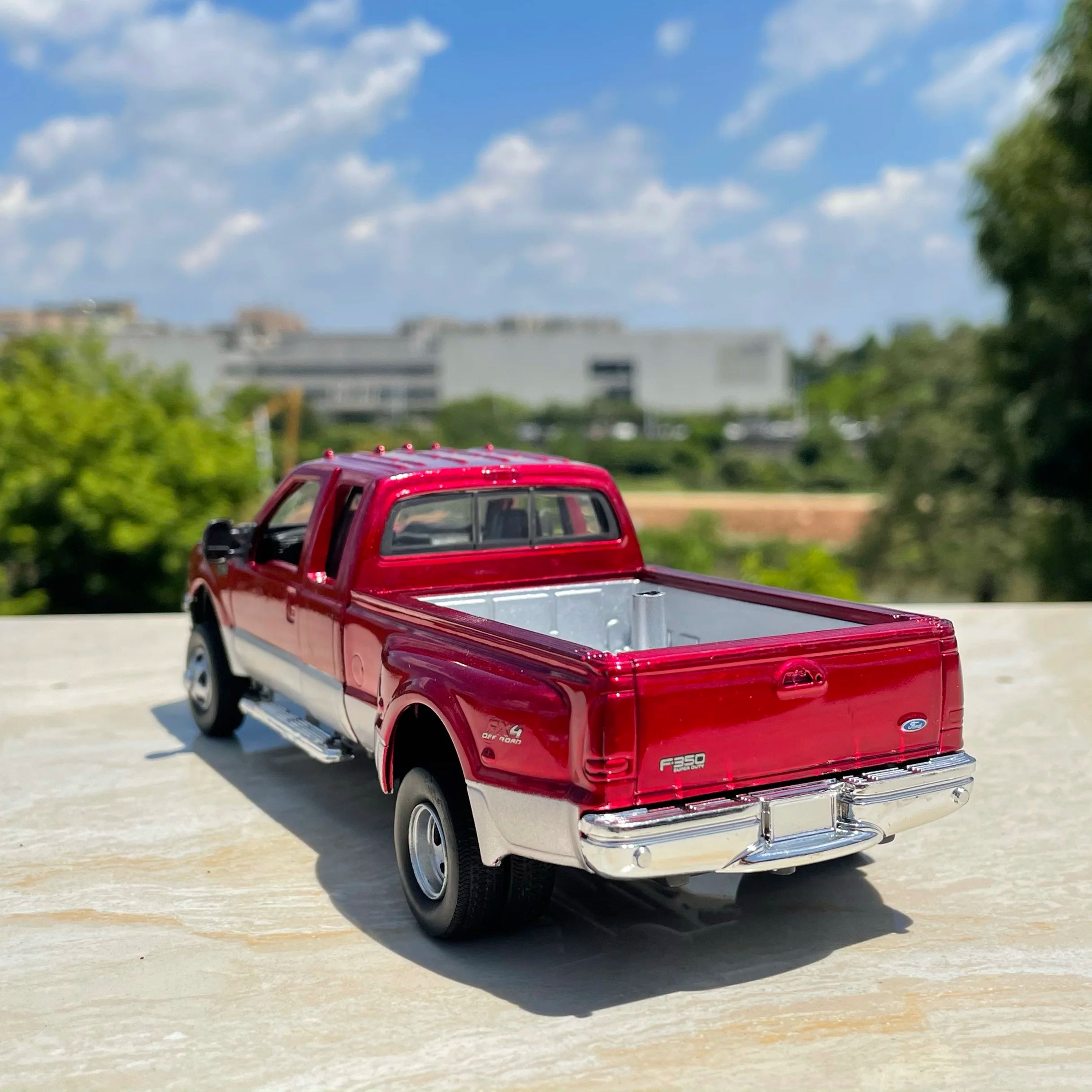 1:32 Ford F350 Pickup Truck | Premium Alloy Die-cast Model | KAIKAMFUNG