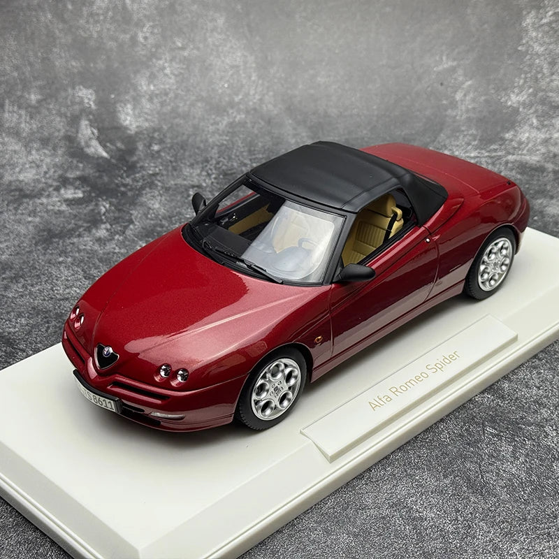 1:18 Alfa Romeo Spider (916) Classic Red | KAIKAMFUNG