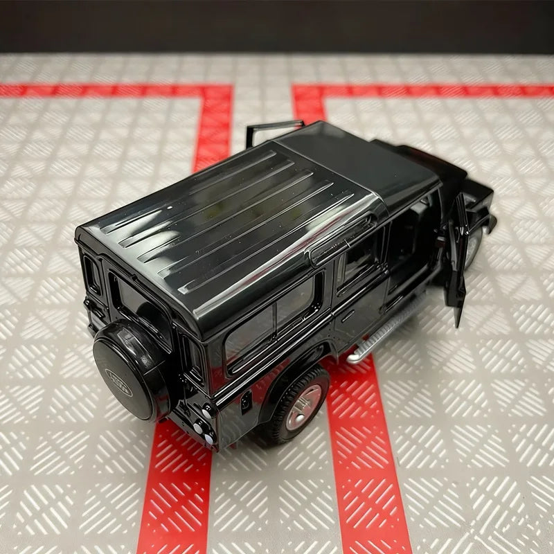 1:36 Land Rover Defender