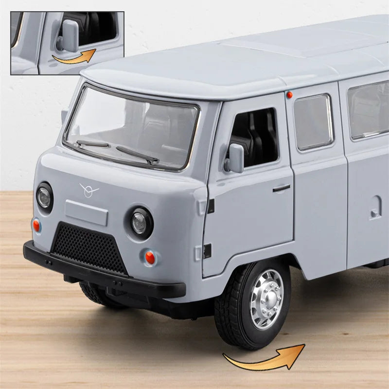 1:18 UAZ Traveler Van