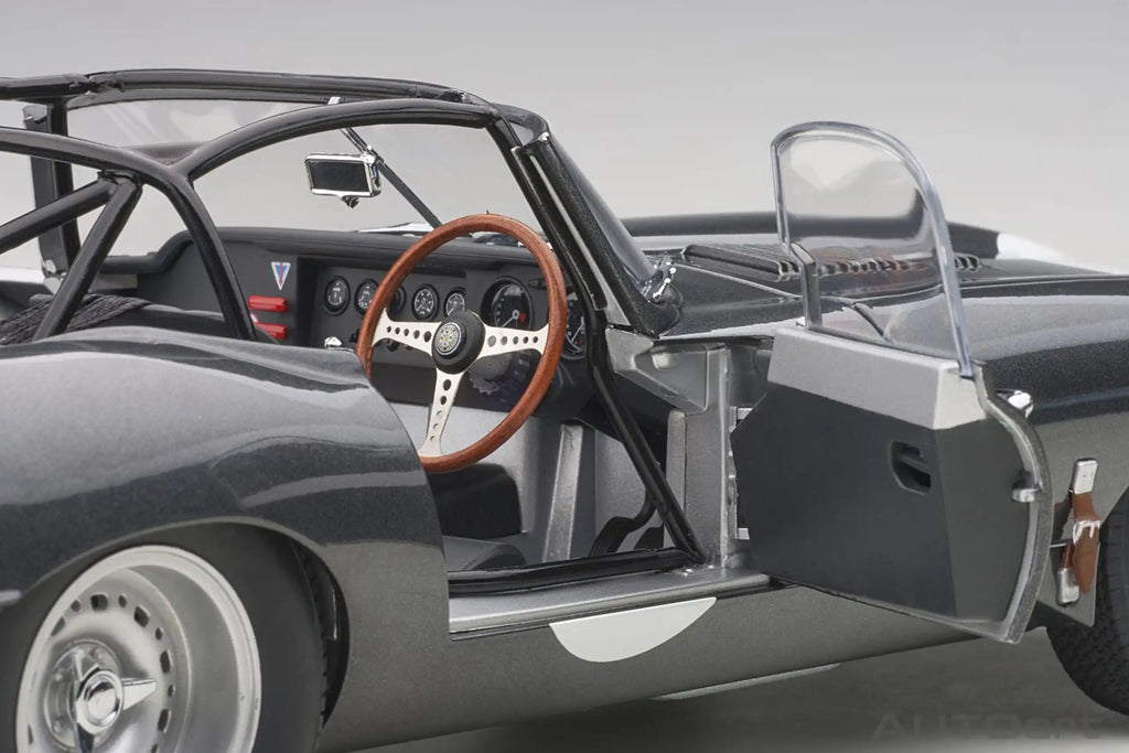 1:18 Jaguar Lightweight E-Type