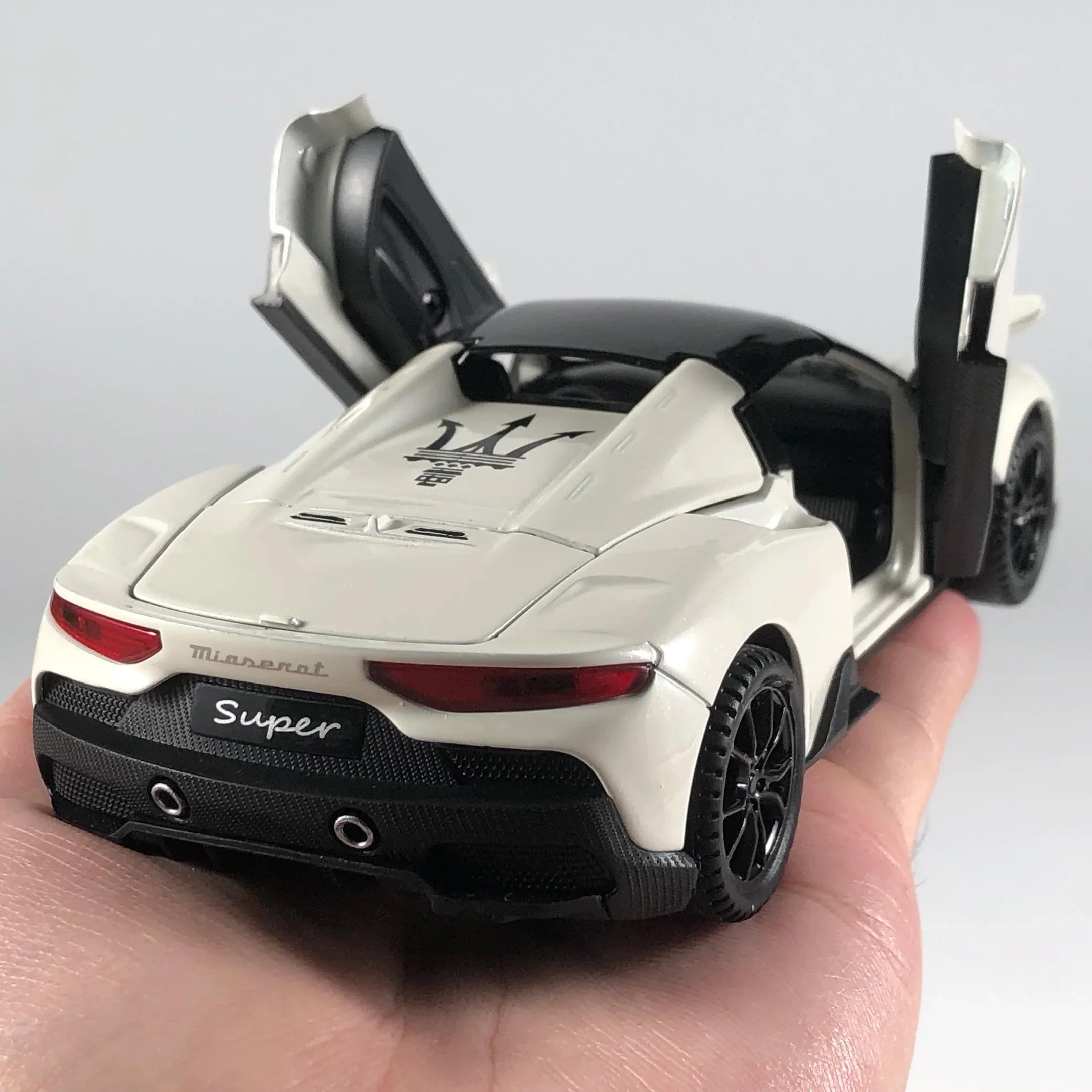1:32 Maserati MC20