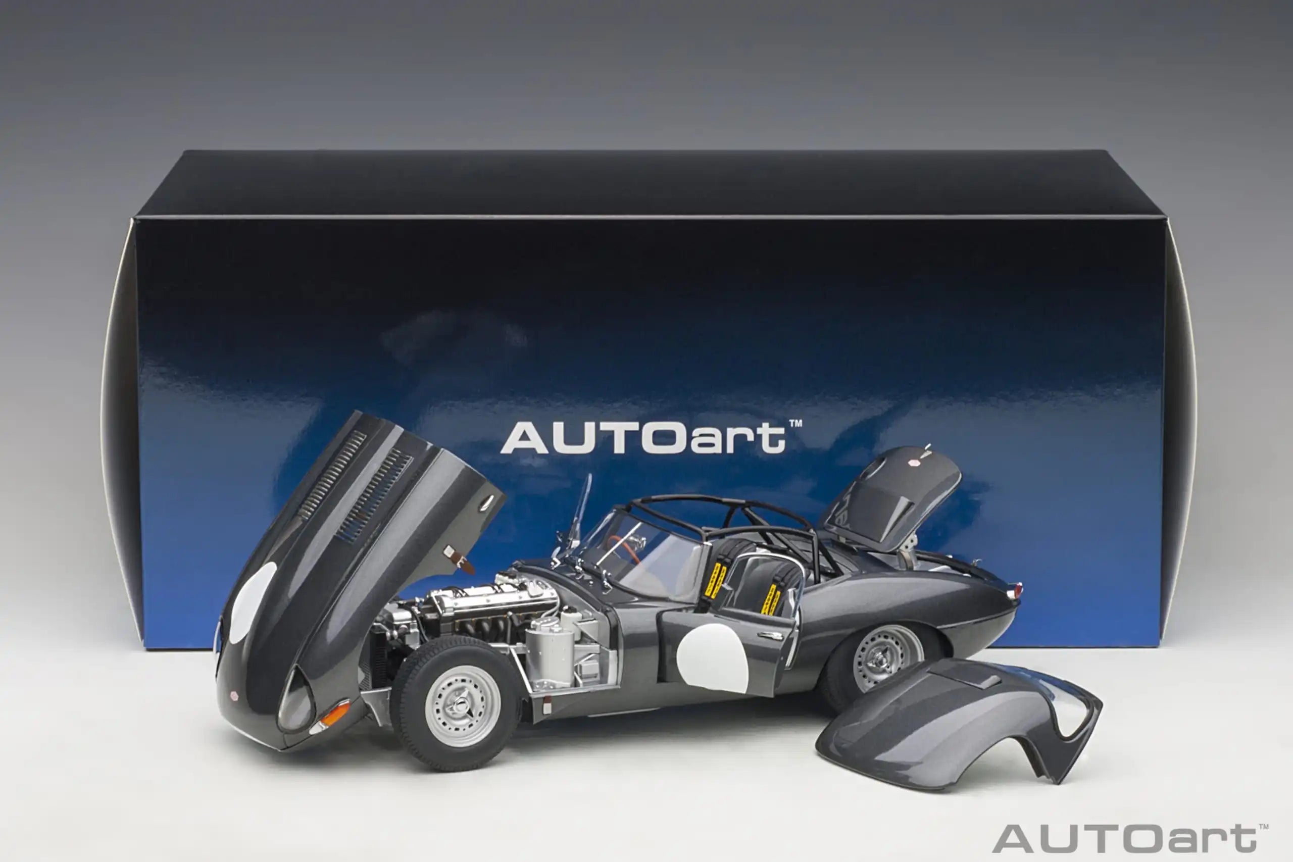 1:18 Jaguar Lightweight E-Type