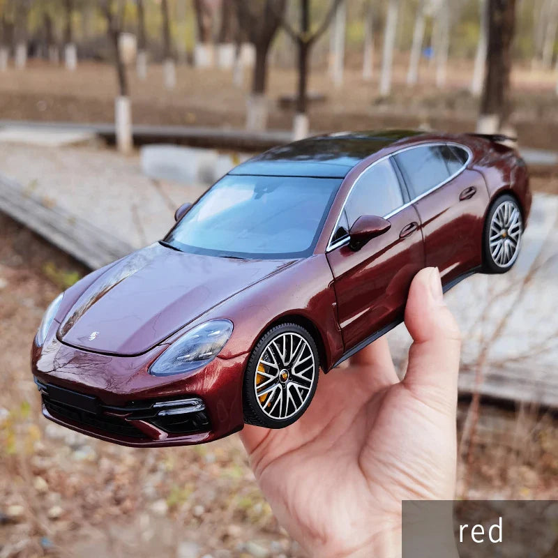 1:18 Porsche Panamera