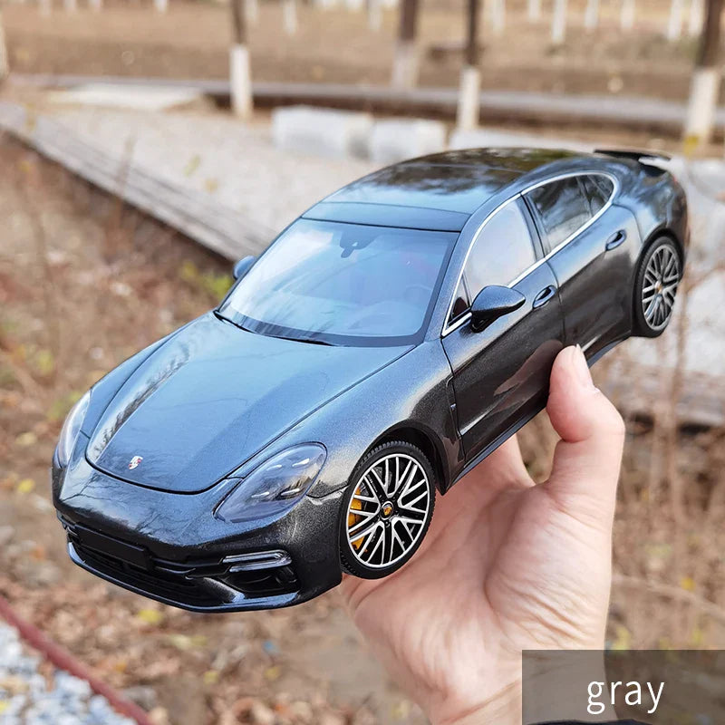 1:18 Porsche Panamera