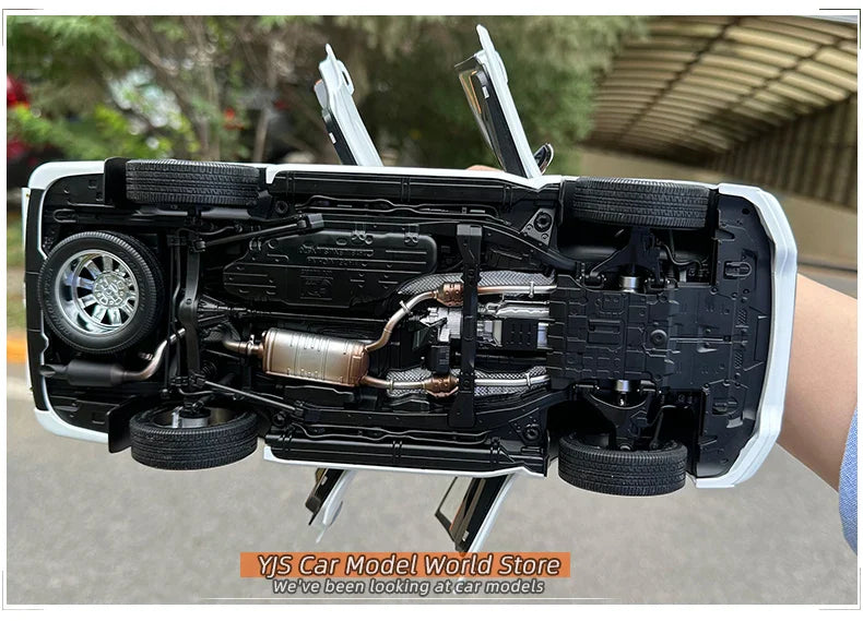 1:18 Lexus LX570