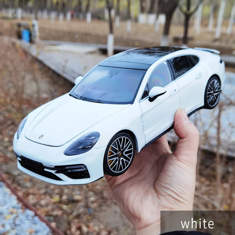 1:18 Porsche Panamera
