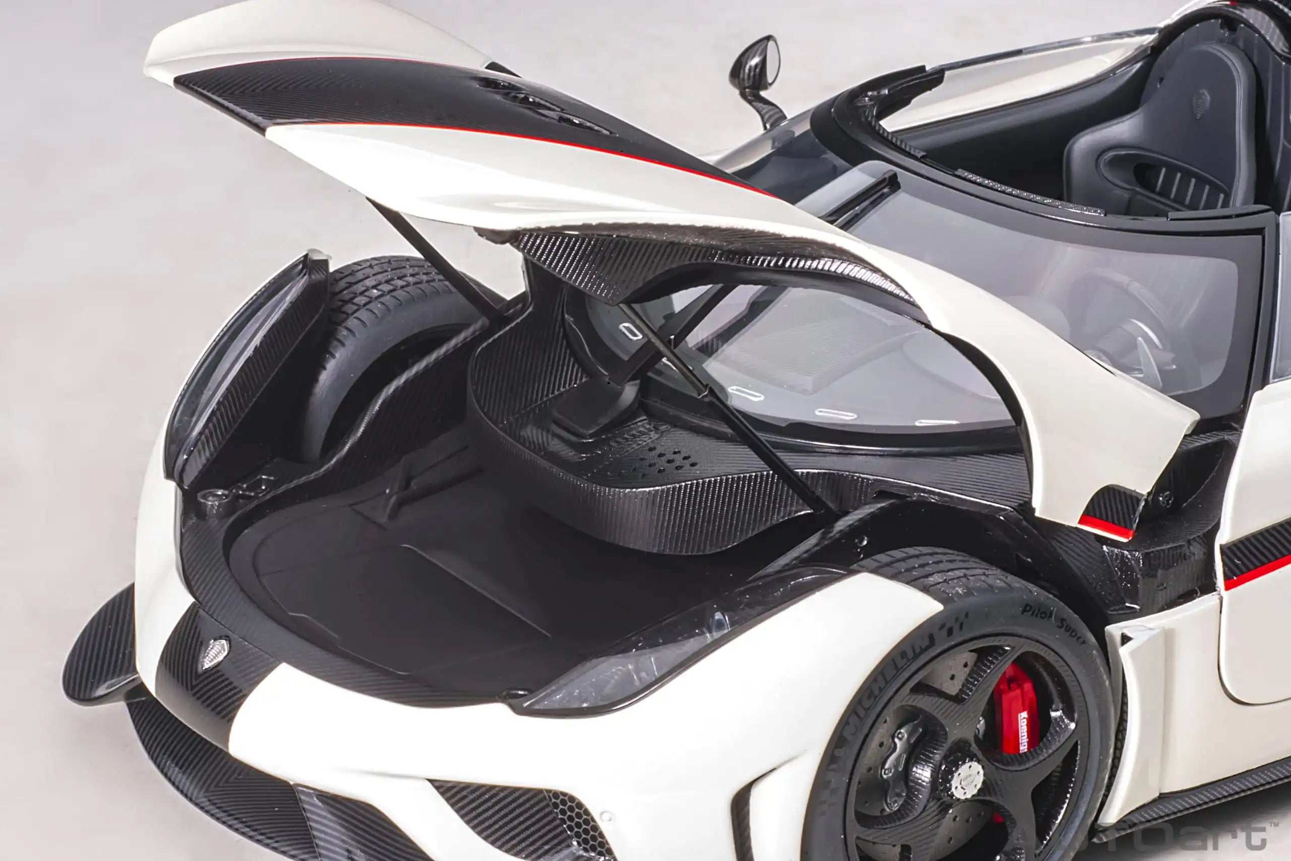 1:18 Koenigsegg Regera