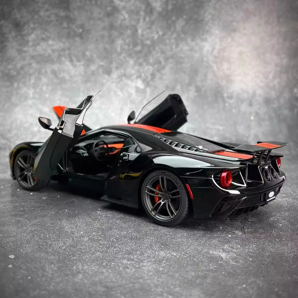 1:18  FORD GT 2017
