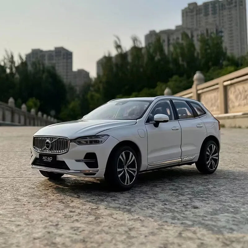 1:18 2023 VOLVO XC60
