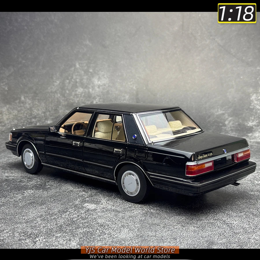 1:18 Toyota Crown MS122