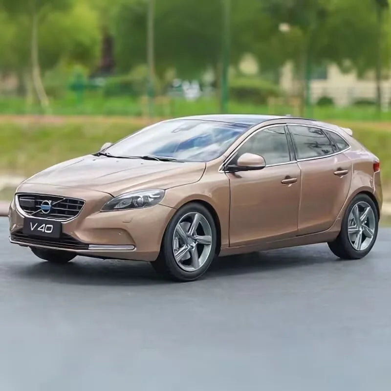 1:18 Volvo V40