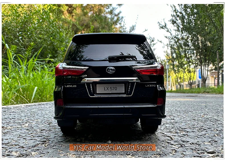 1:18 Lexus LX570