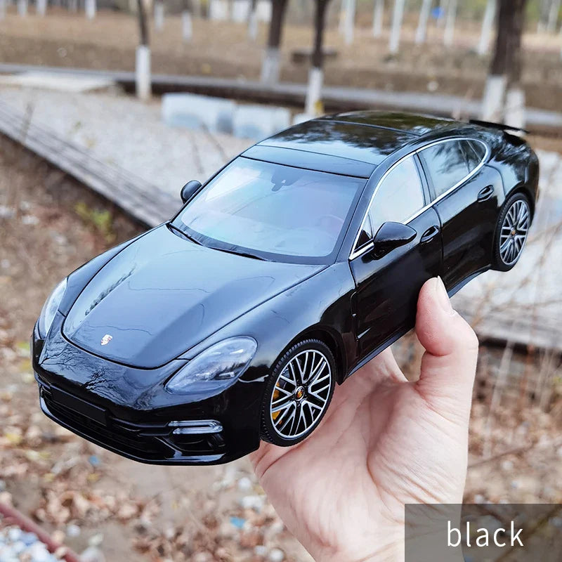 1:18 Porsche Panamera