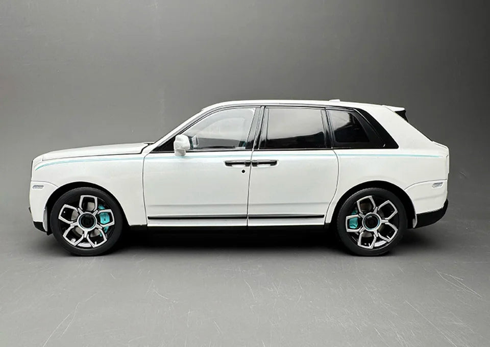 1:18 Rolls Royce Cullinan | Premium Alloy Die-cast Model | KAIKAMFUNG