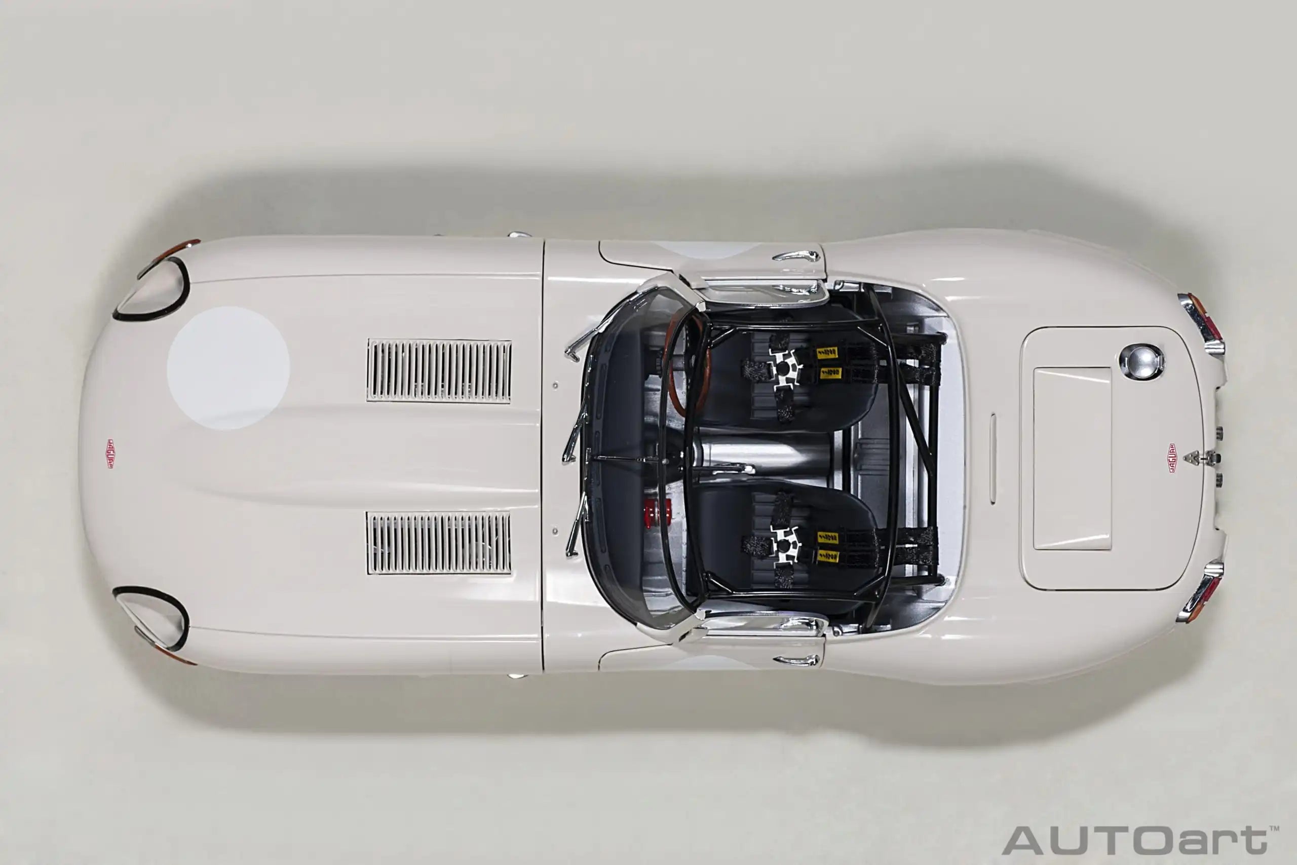 1:18 Jaguar Lightweight E-Type